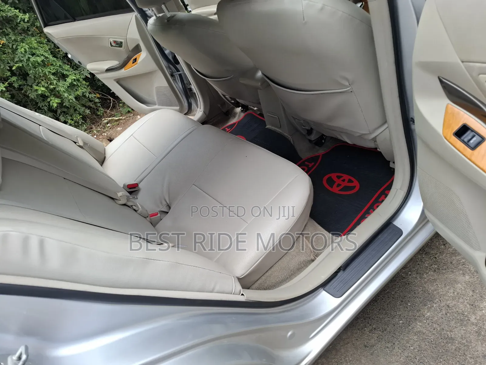 Toyota Premio 2010 Silver