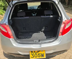 Mazda Demio 2010 Silver