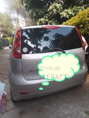 Nissan Note 2011 Silver