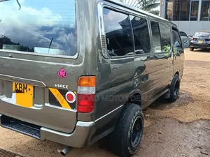 Toyota HiAce 2004