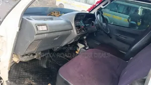 Toyota HiAce 2004