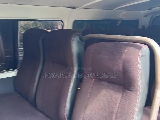 Toyota HiAce 2004 - thumbnail 7