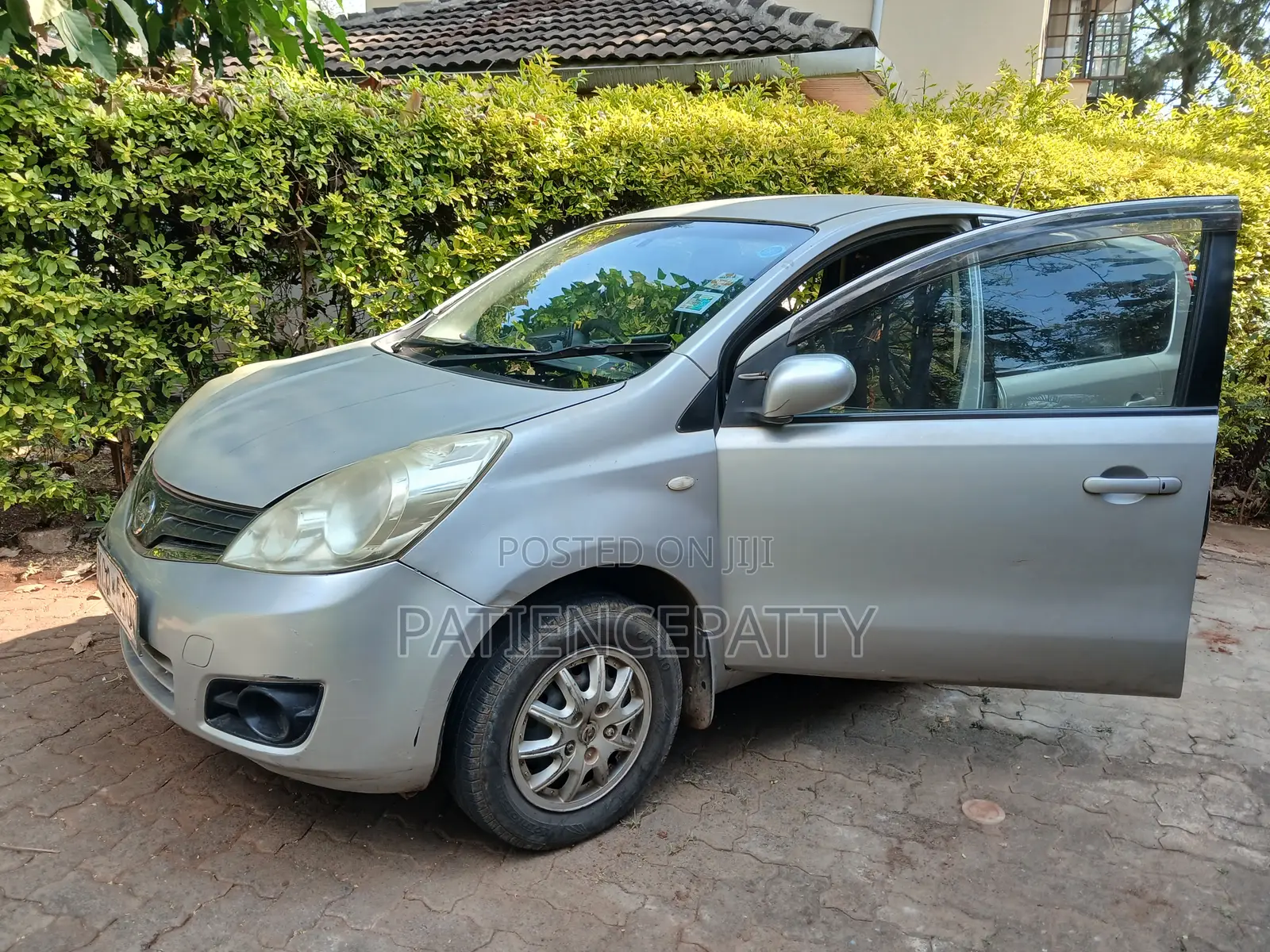 Nissan Note 2011 Silver