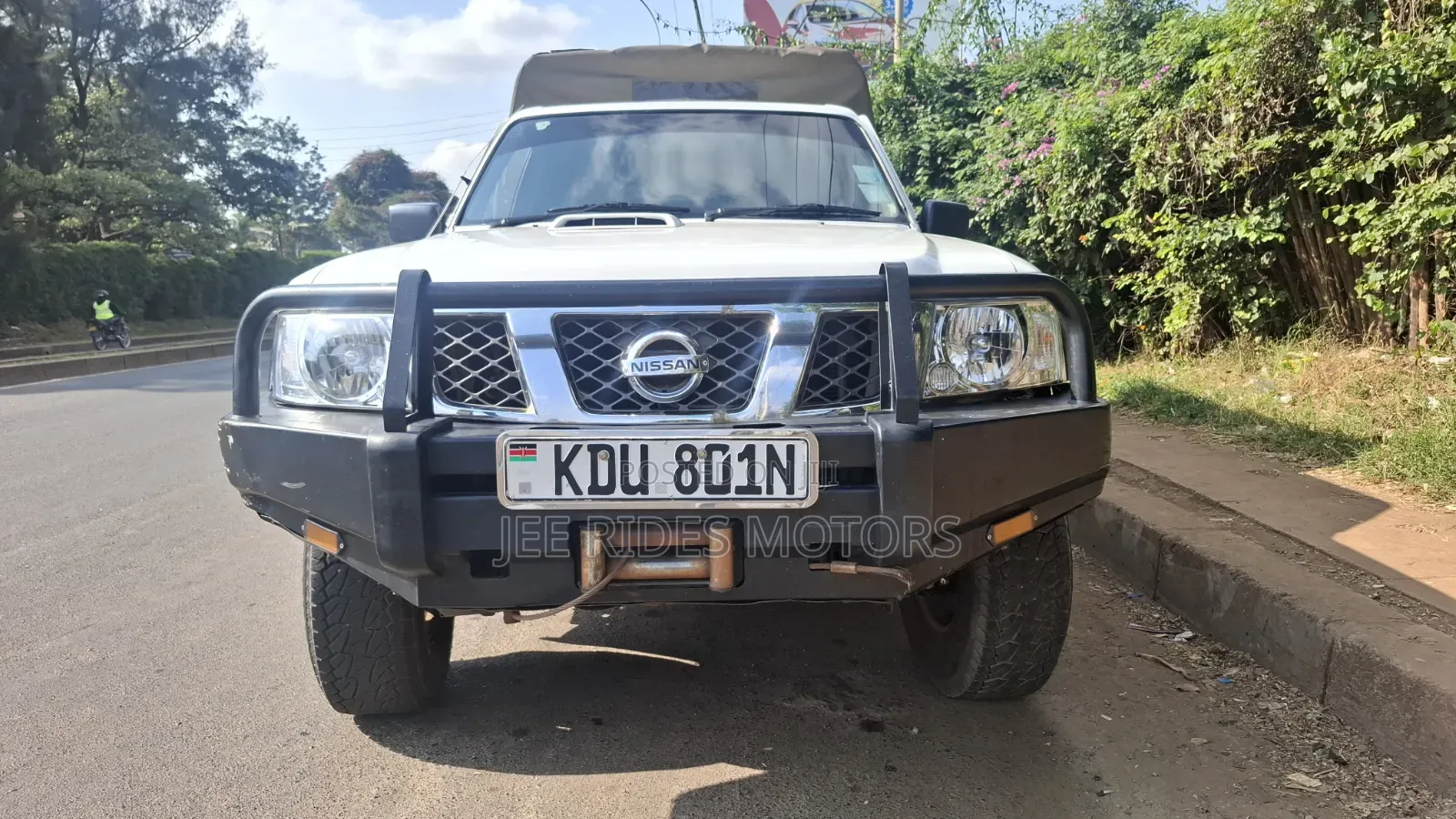 Nissan Hardbody 2016 White