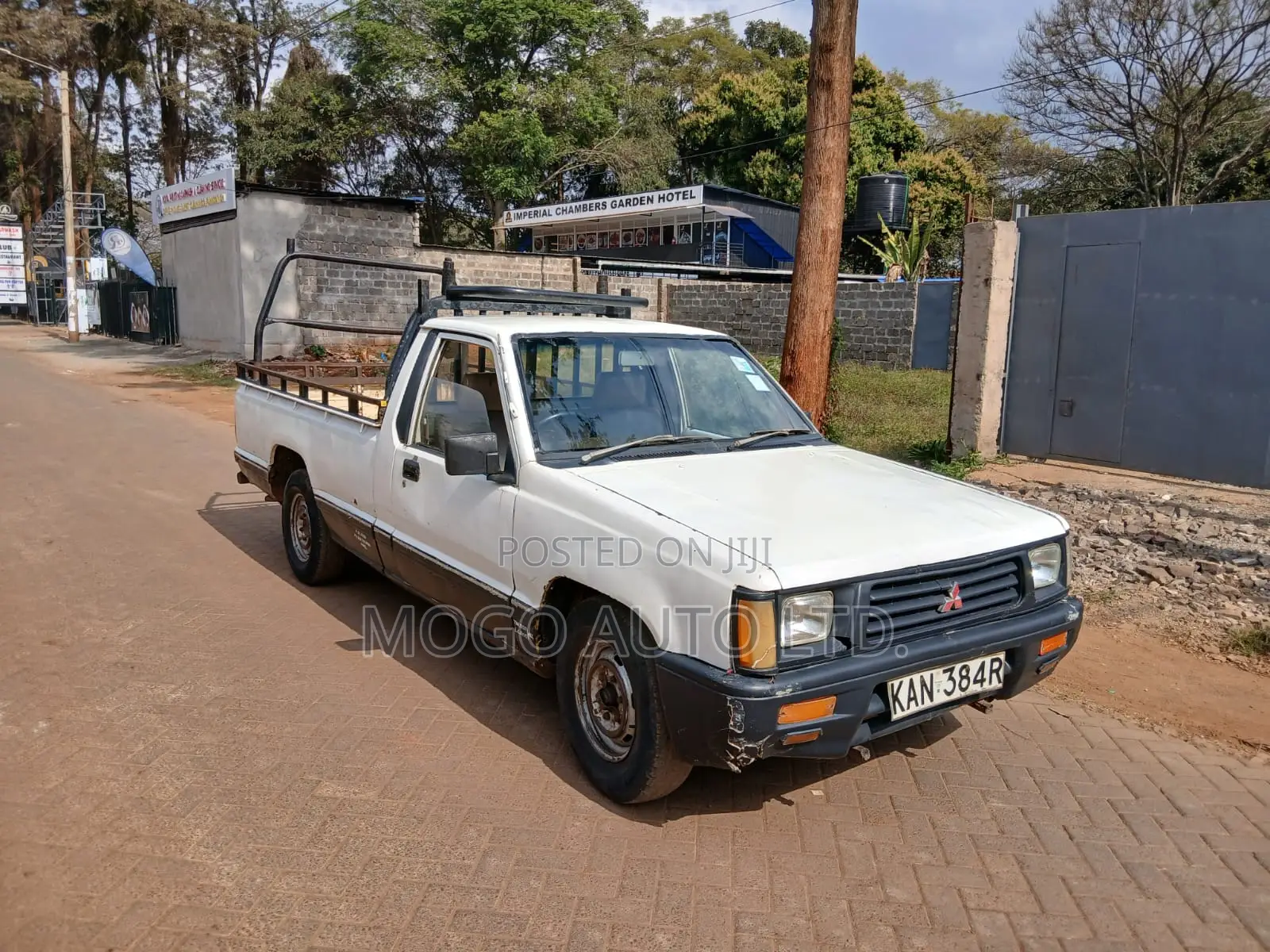 Mitsubishi L200 2001 White
