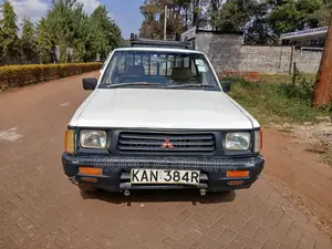 Mitsubishi L200 2001 White