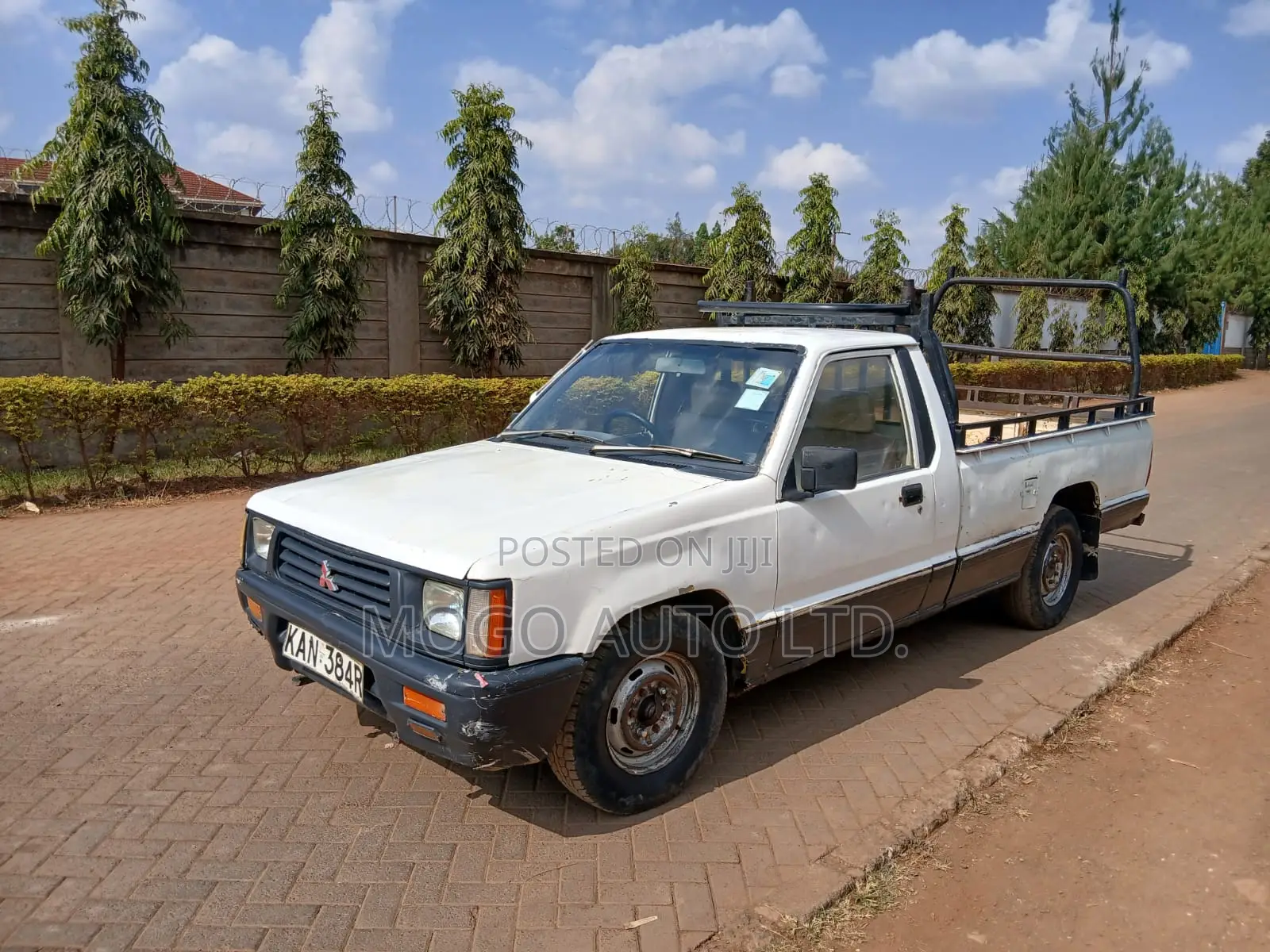 Mitsubishi L200 2001 White