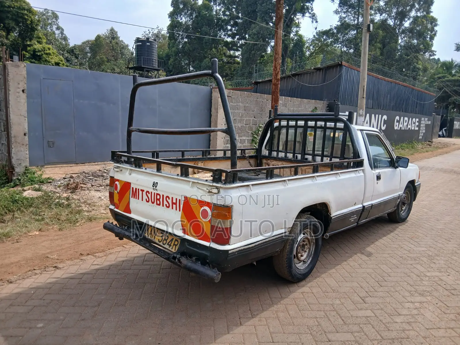 Mitsubishi L200 2001 White