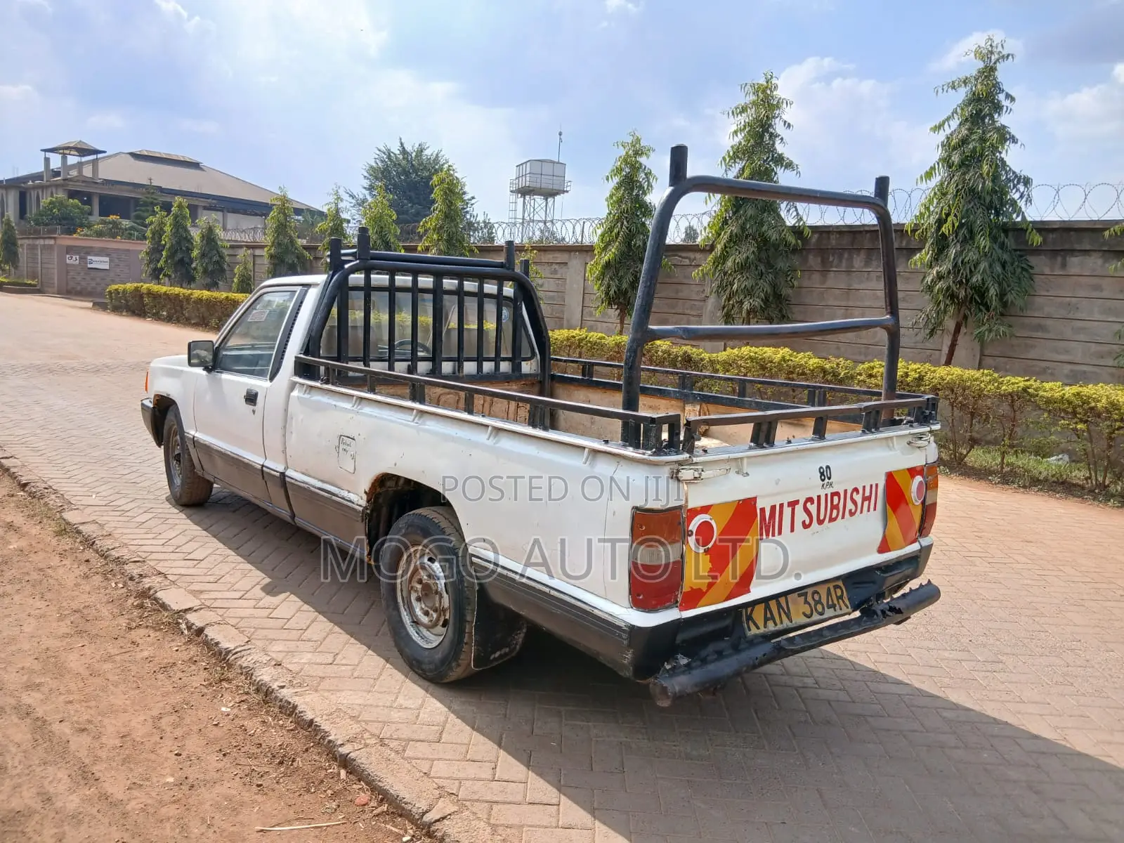 Mitsubishi L200 2001 White