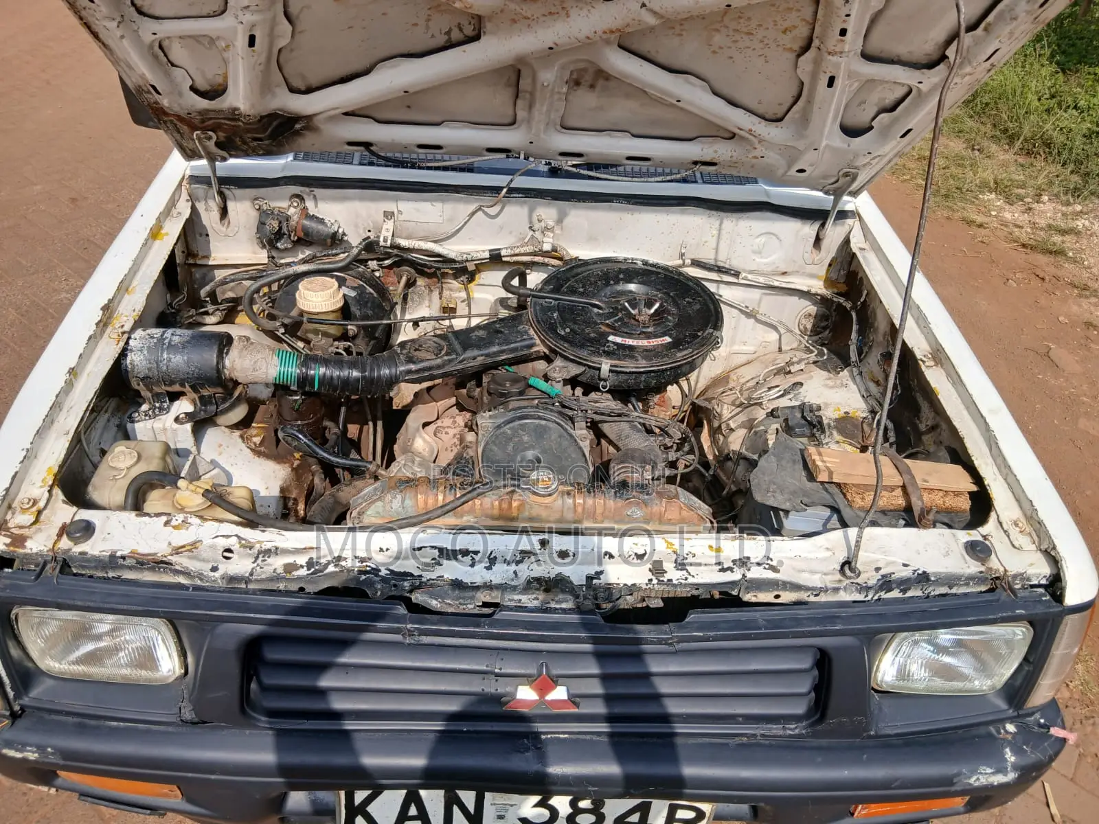 Mitsubishi L200 2001 White