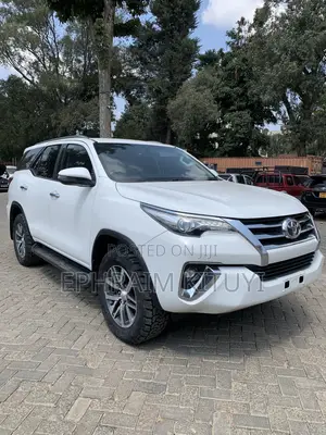 Toyota Fortuner 2019 White