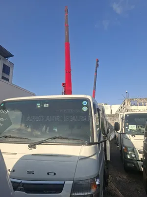 Mistubishi Canter Crane 5tonnes