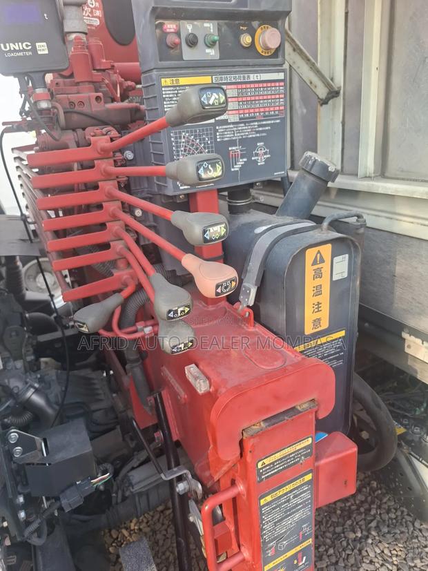 Mistubishi Canter Crane 5tonnes - thumbnail 6