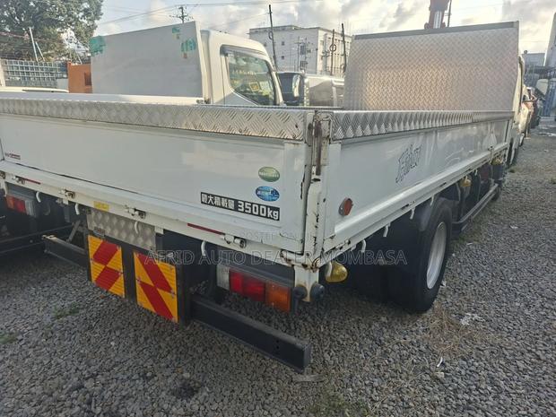 Mistubishi Canter Crane 5tonnes - thumbnail 8