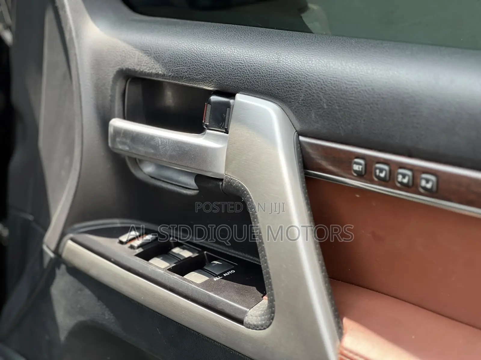 Toyota Land Cruiser 4.6 V8 AX 2019 Matt Black