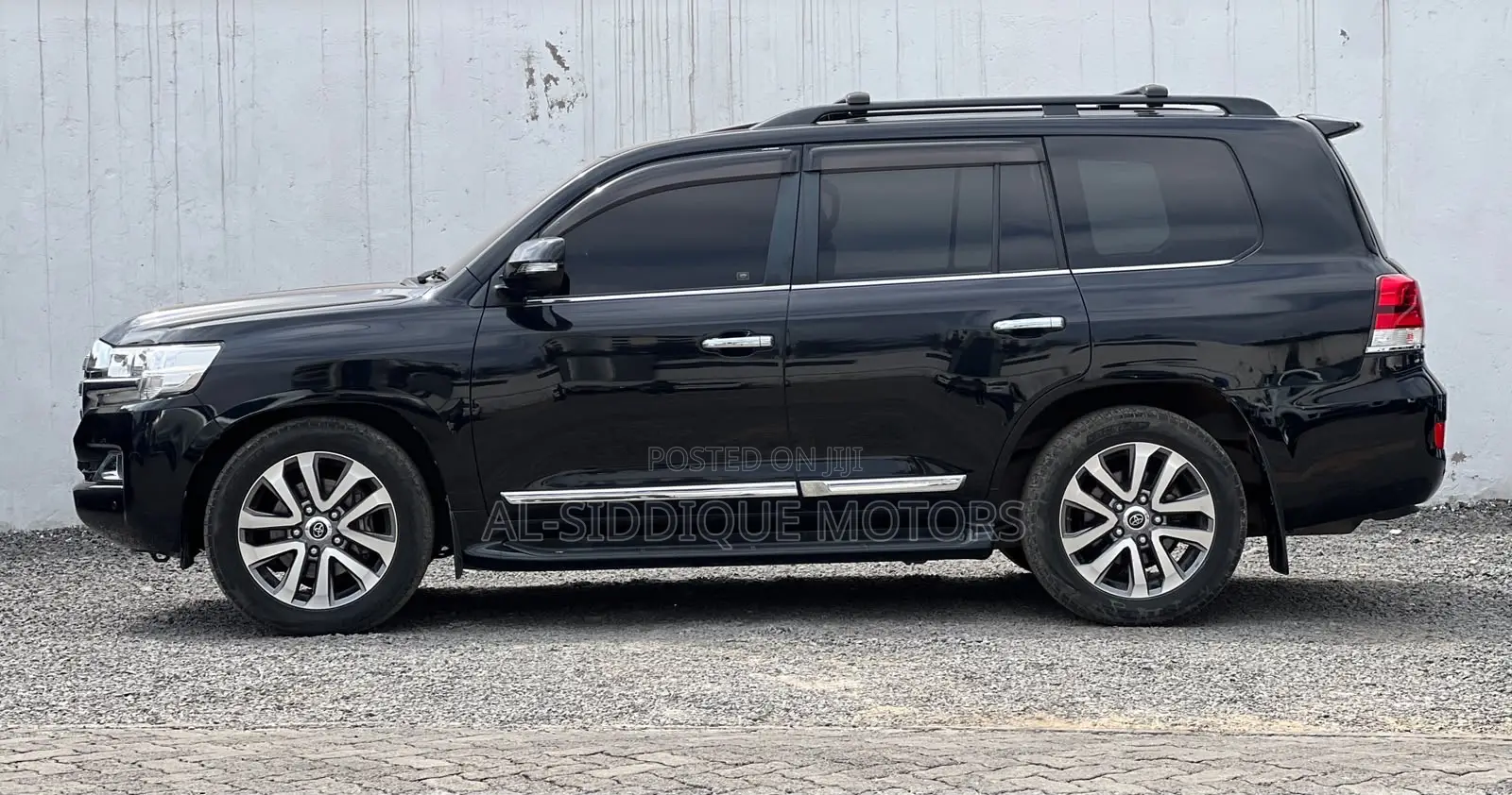 Toyota Land Cruiser 4.6 V8 AX 2019 Matt Black