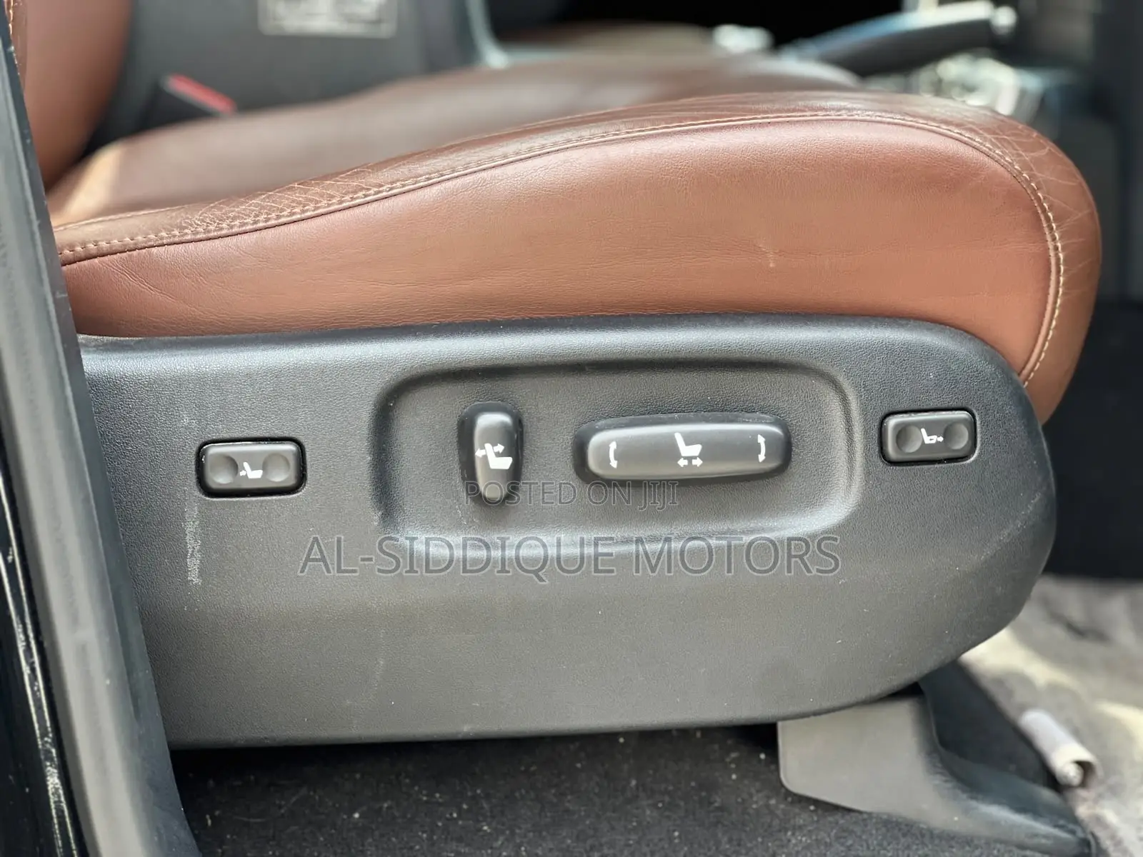 Toyota Land Cruiser 4.6 V8 AX 2019 Matt Black