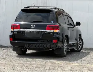 Toyota Land Cruiser 4.6 V8 AX 2019 Matt Black