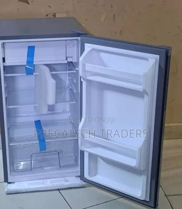 Syinix Mini Fridge With Freezer Compartment - thumbnail 2