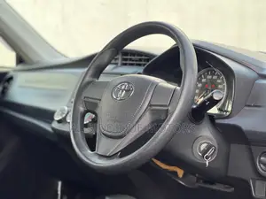 Toyota Axio 1.3 X 2WD 2019 Silver