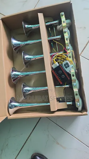 Isuzu Frr90 FVZ 34 and Ftr90 Musical Horn