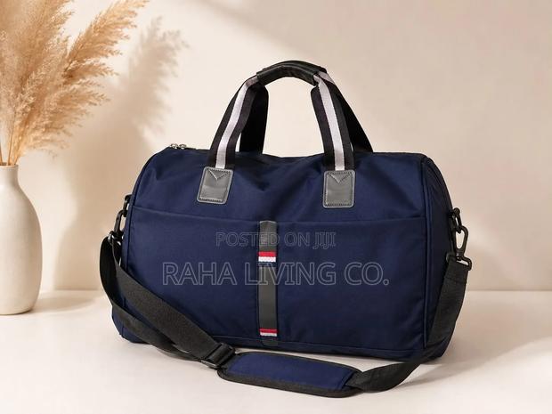 Medium Canvas Travel Bag | Overnight Weekend Duffel - thumbnail 3