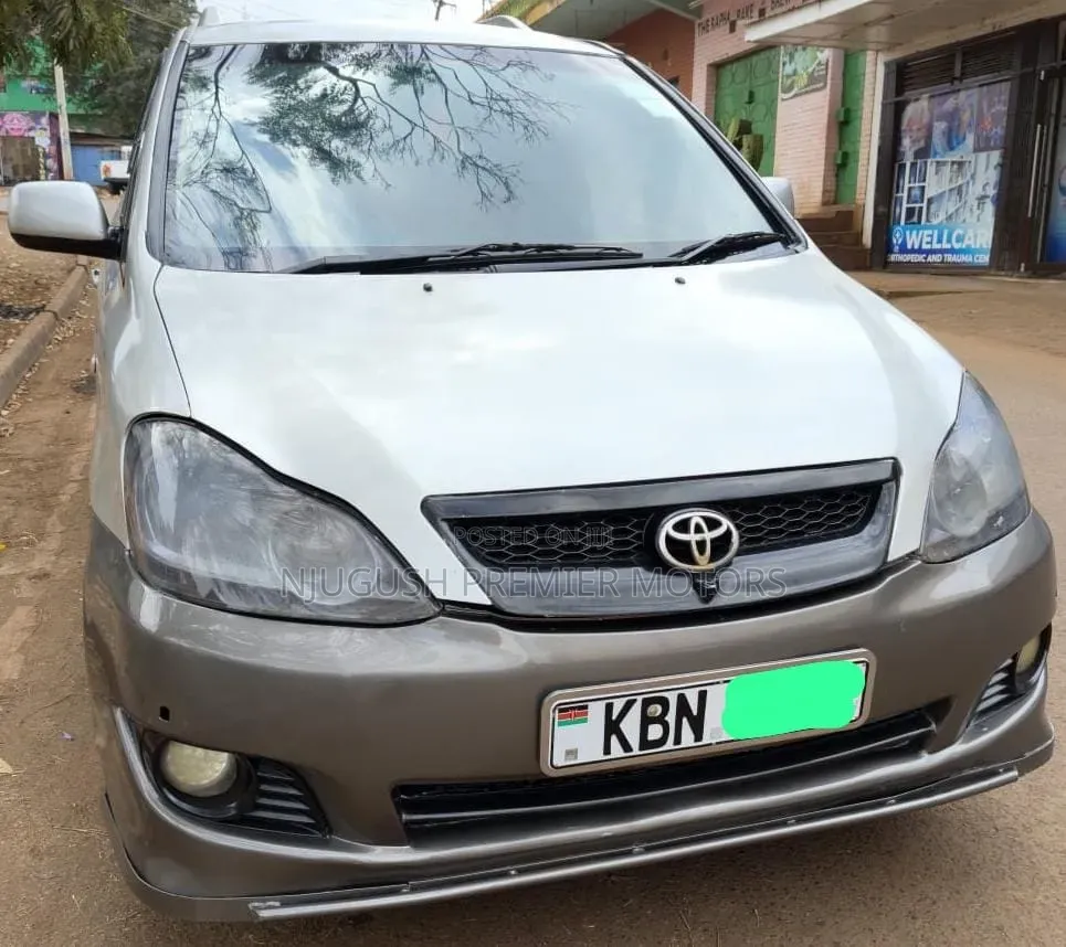 Toyota Ipsum 2004 Silver