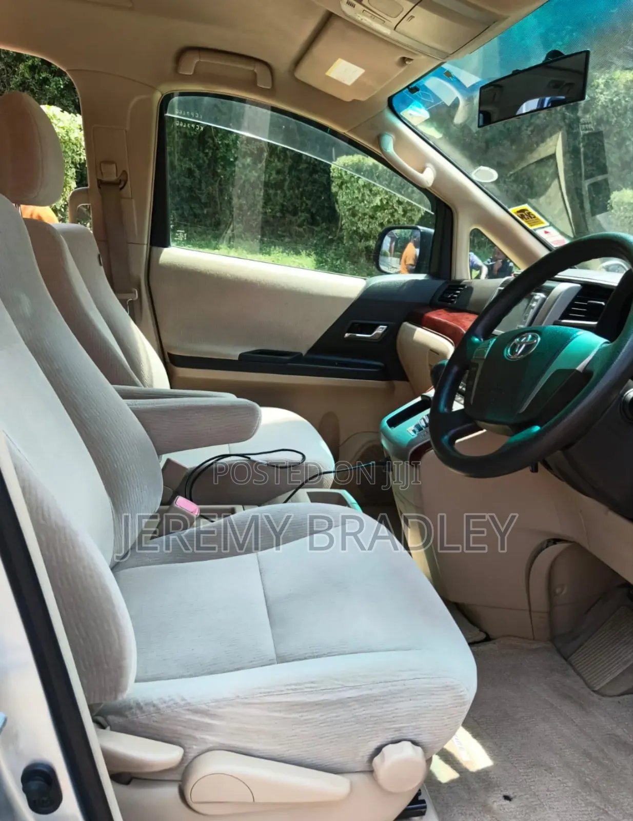 Toyota Alphard 2010 Silver