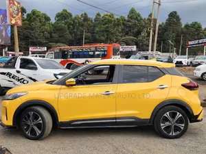 Nissan Kicks SV 2020 Yellow