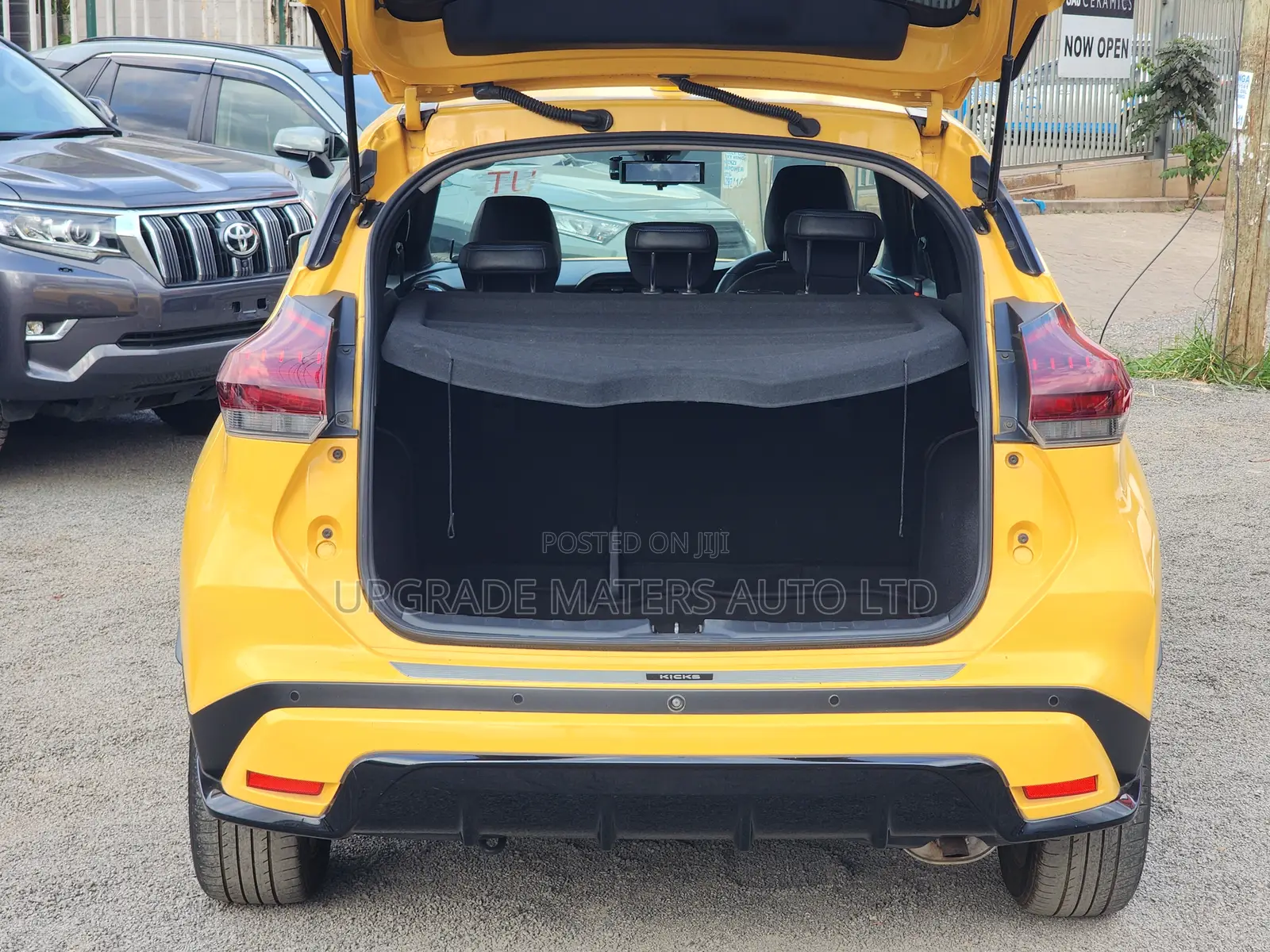 Nissan Kicks SV 2020 Yellow