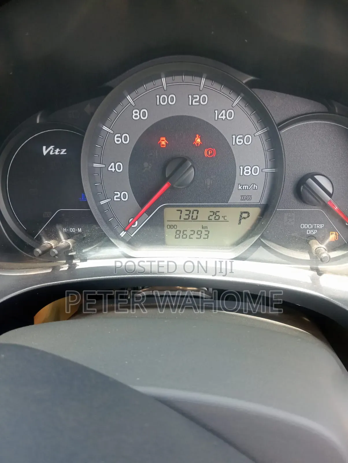Toyota Vitz 2018 Silver