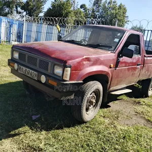 Nissan Pick-Up 2000 Maroon