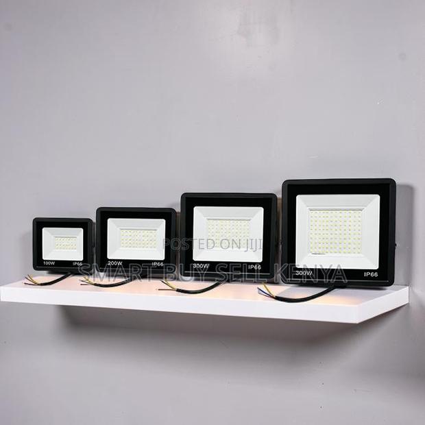 Reliable Outdoor Lighting 300W,100W,50W,30W AC Electric LED FloodLight