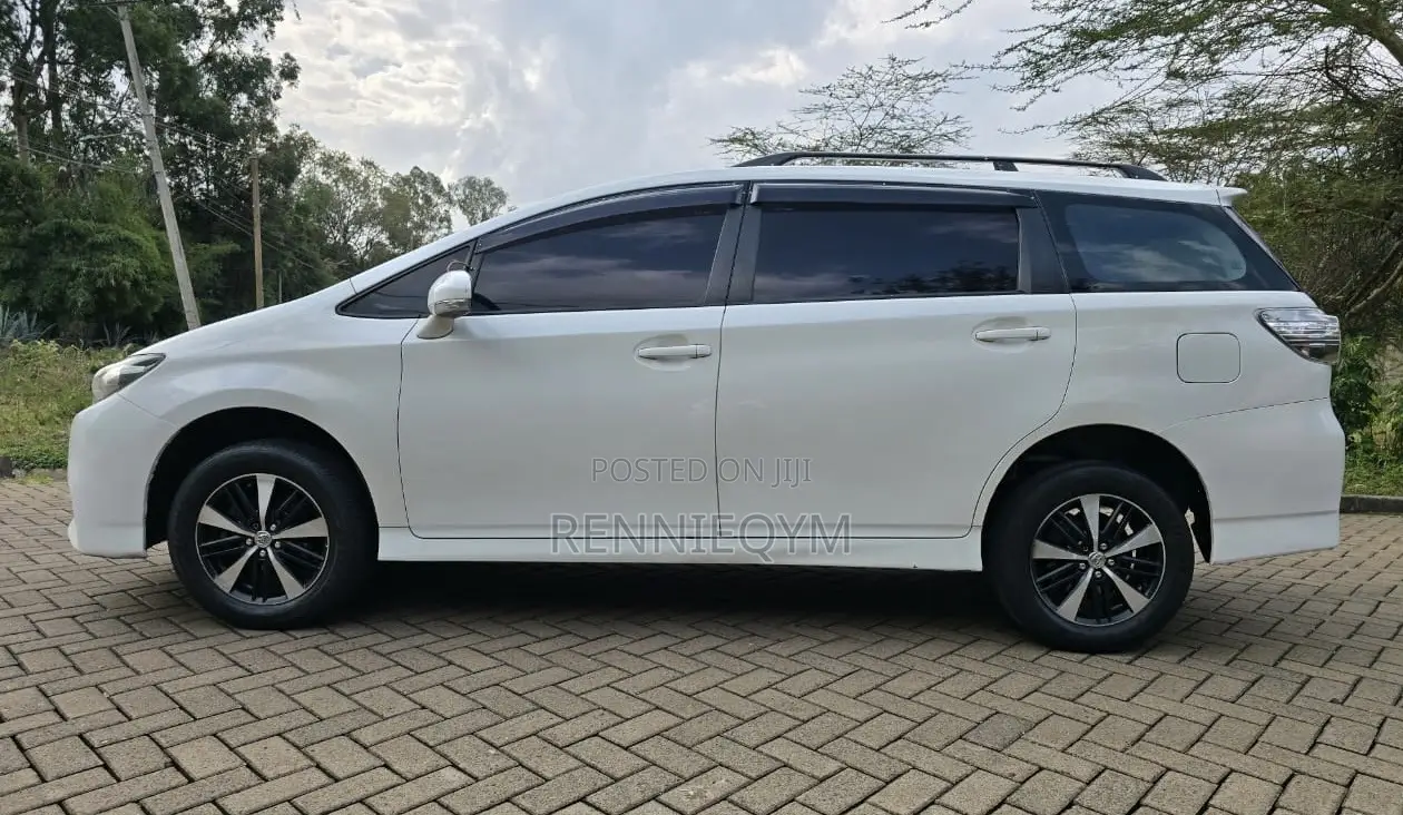 Toyota Wish 2012 White