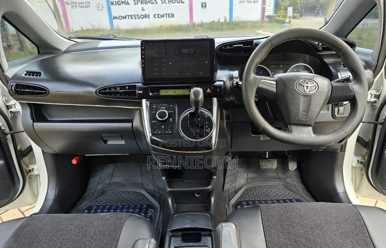 Toyota Wish 2012 White
