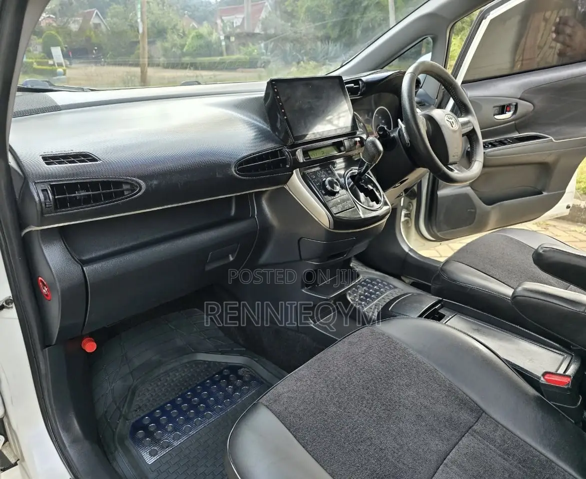 Toyota Wish 2012 White