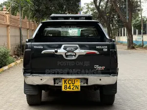 Toyota Hilux 2012 Matt Black