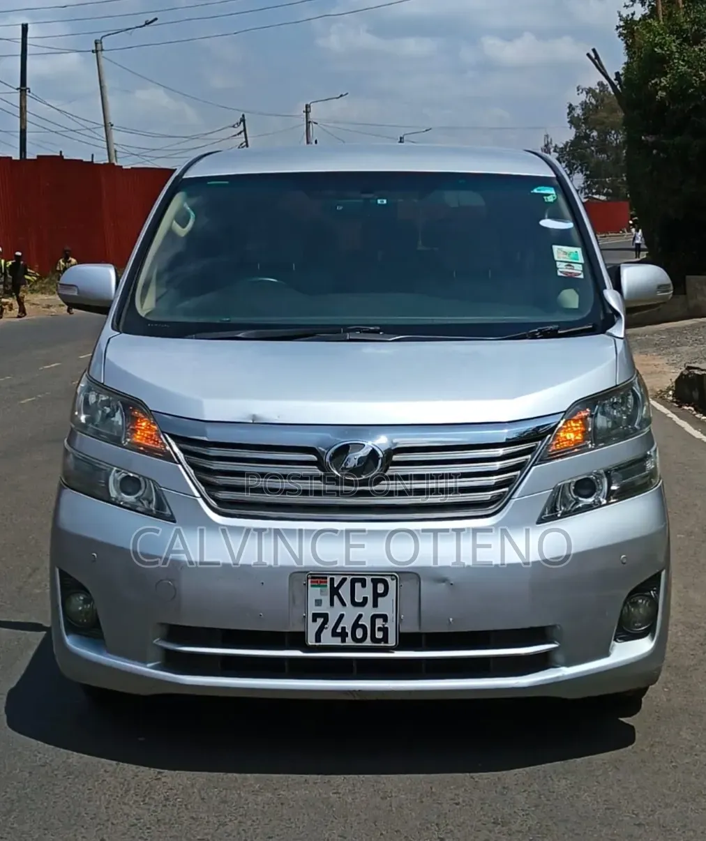 Toyota Vellfire 2010 Silver