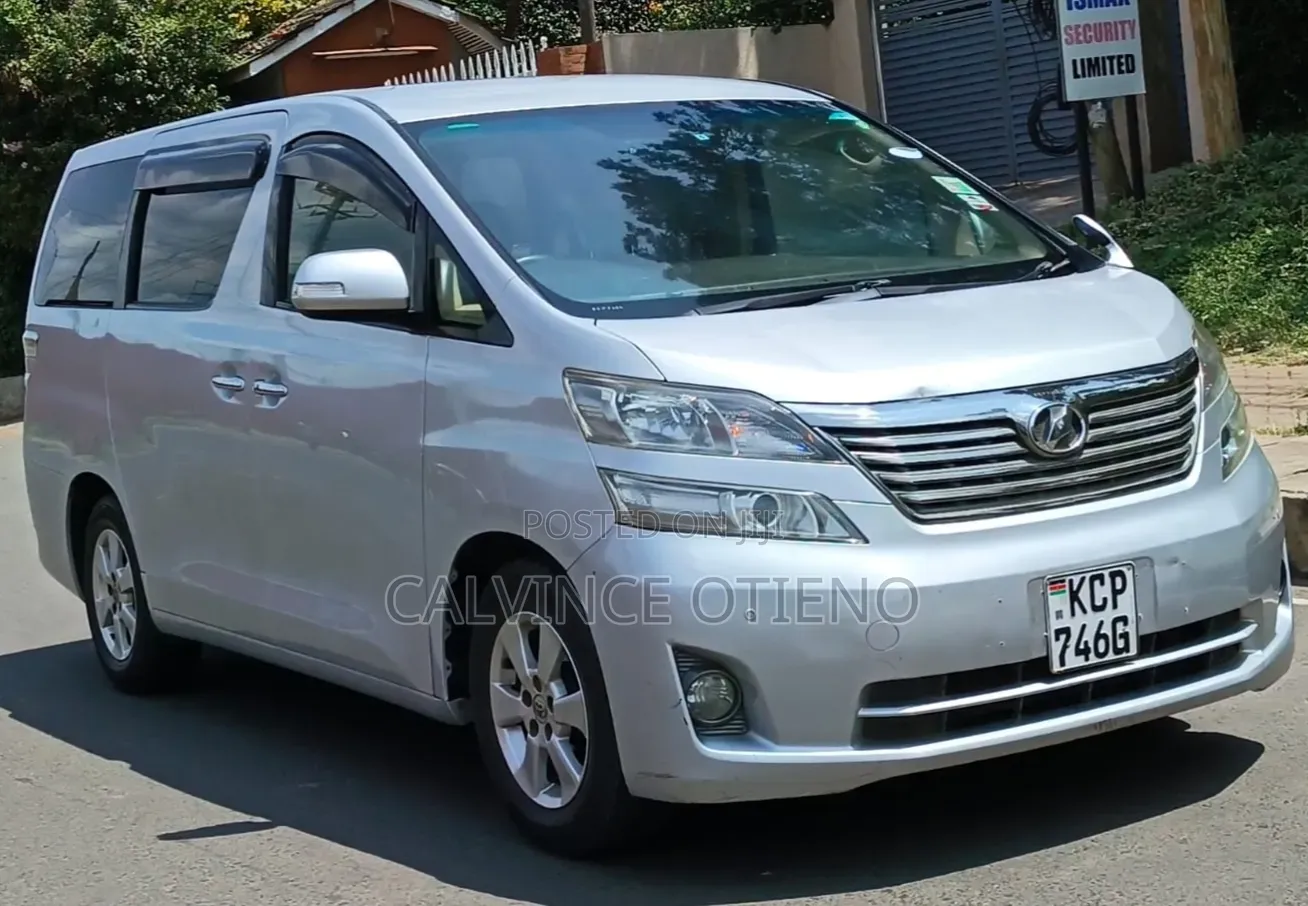 Toyota Vellfire 2010 Silver