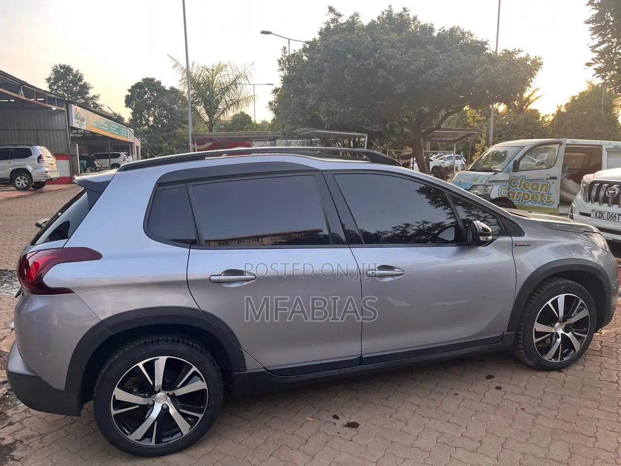 Peugeot 2008 2018 Silver