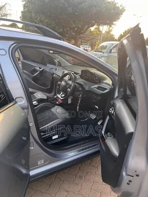 Peugeot 2008 2018 Silver