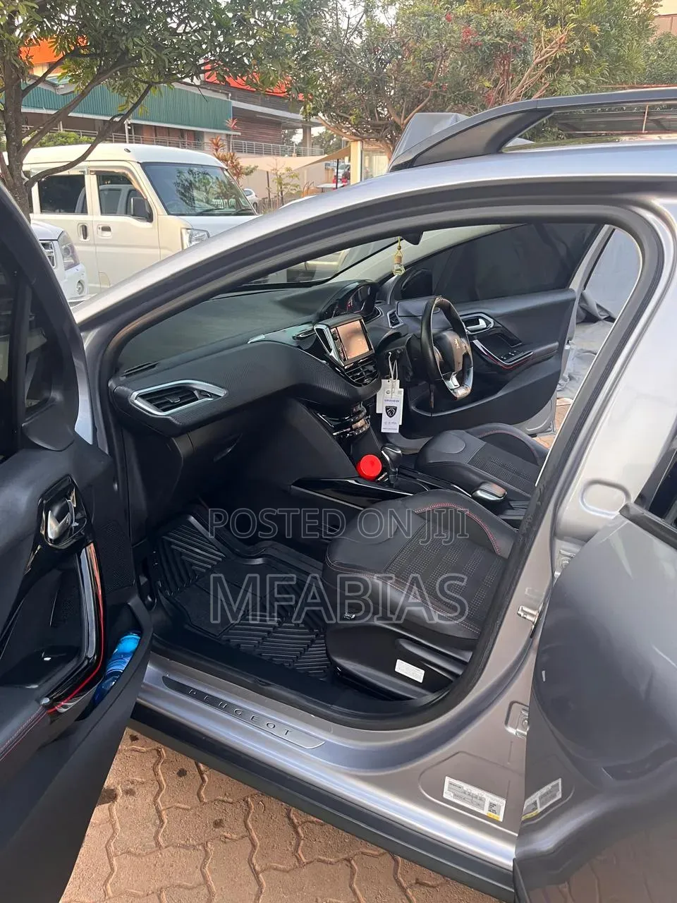 Peugeot 2008 2018 Silver