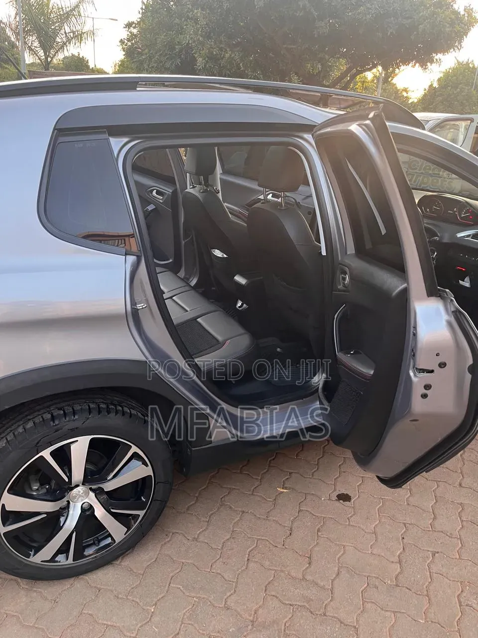 Peugeot 2008 2018 Silver