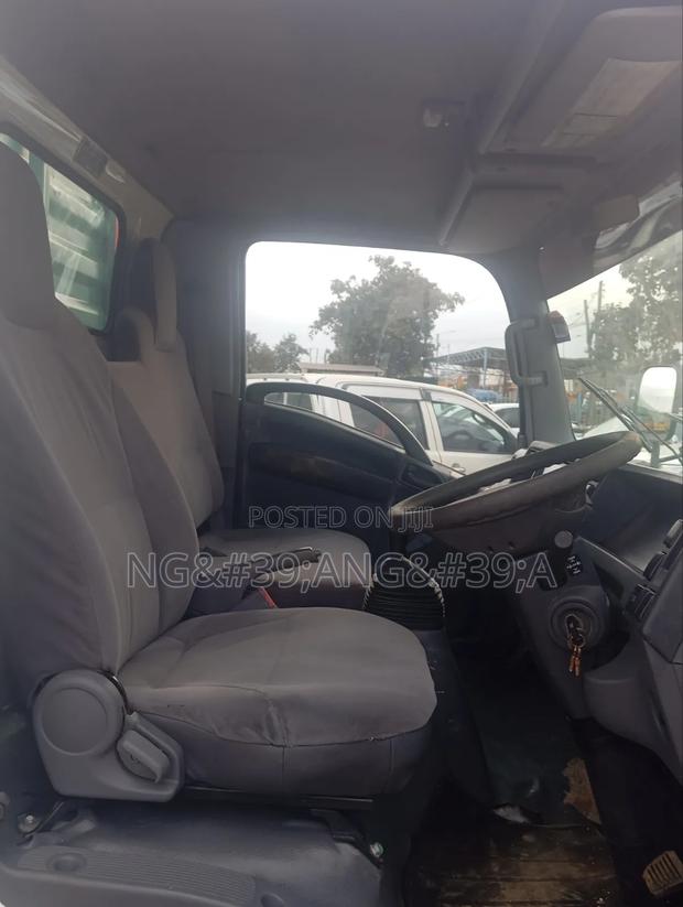 Isuzu NMR Truck - thumbnail 8
