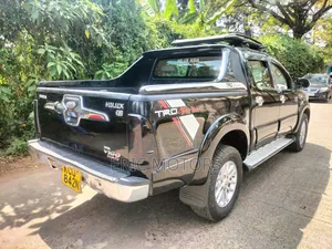 Toyota Hilux 2012 Black