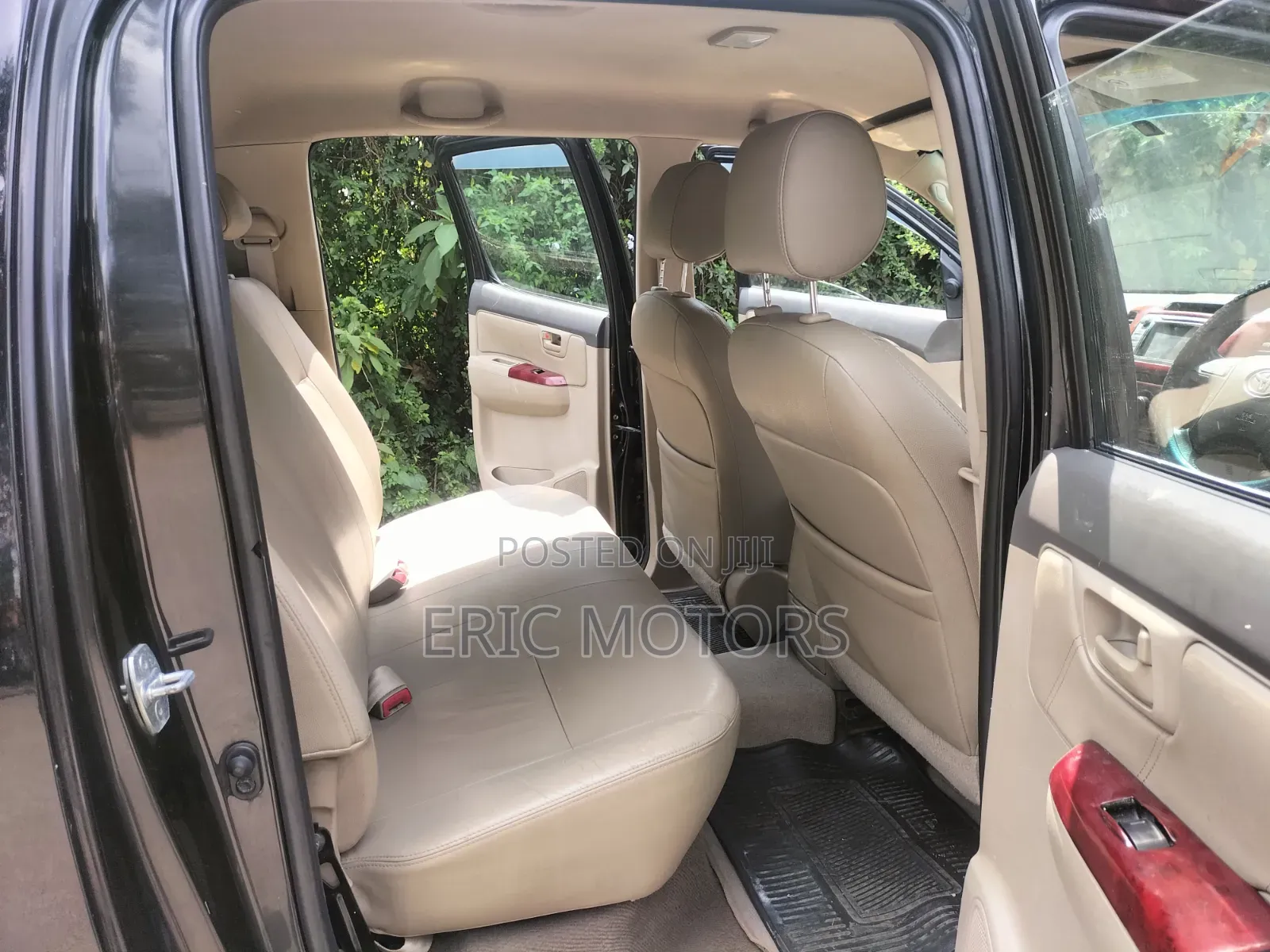 Toyota Hilux 2012 Black