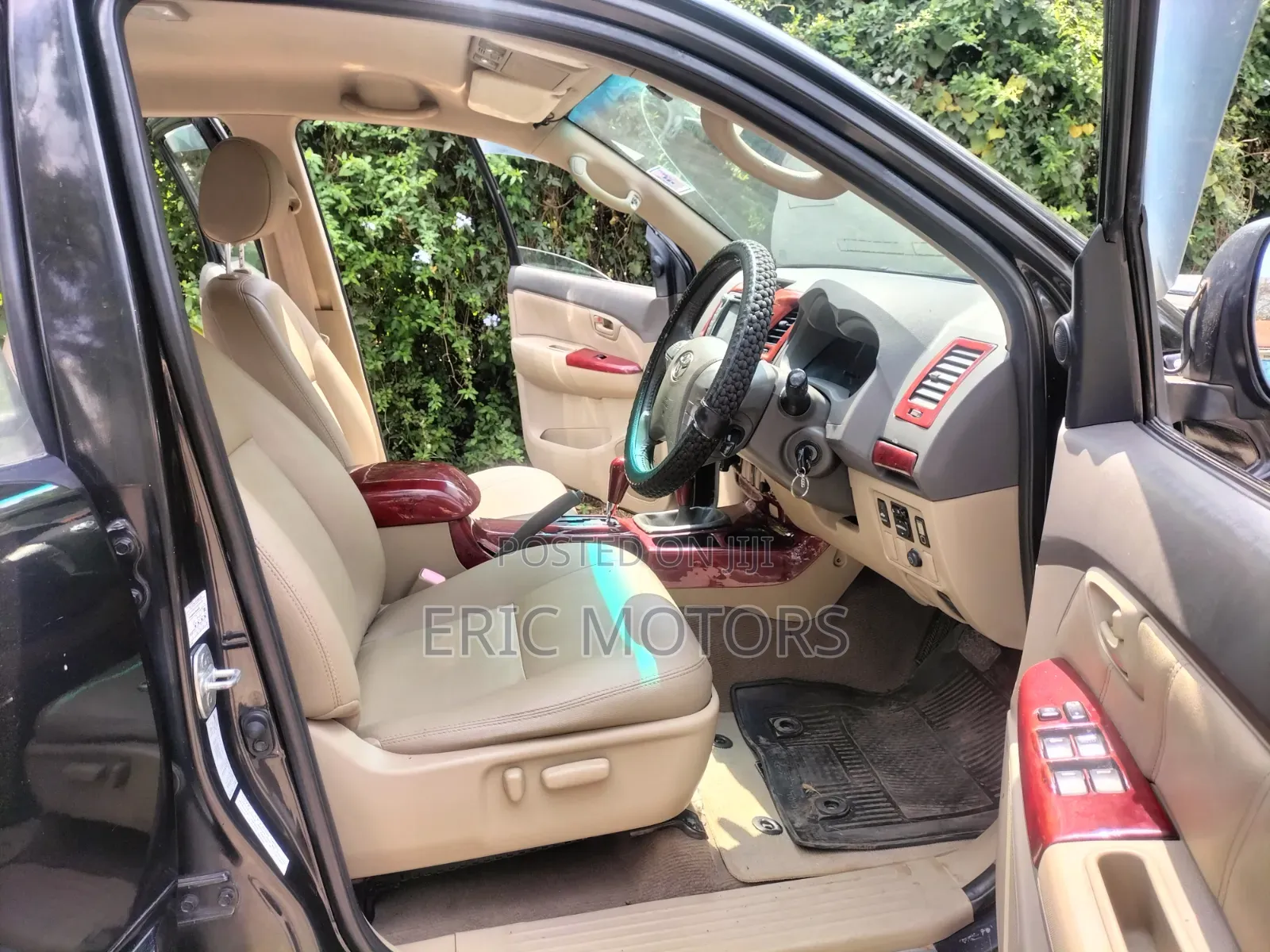 Toyota Hilux 2012 Black