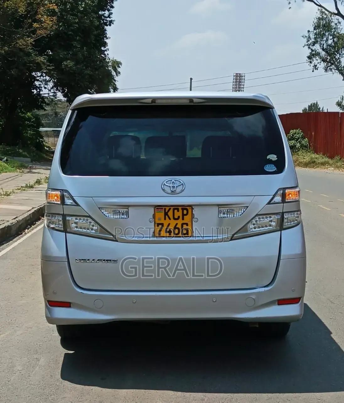 Toyota Vellfire 2010 Silver
