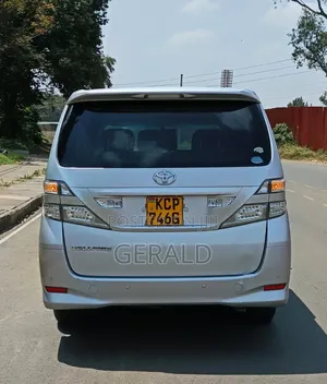 Toyota Vellfire 2010 Silver