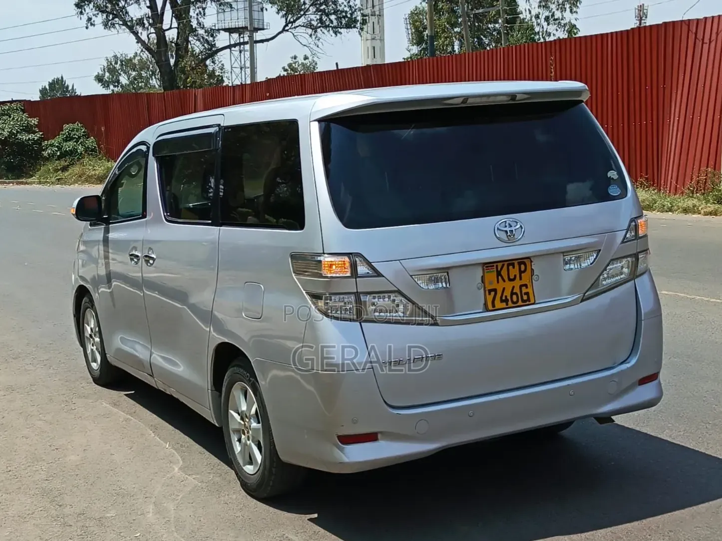 Toyota Vellfire 2010 Silver